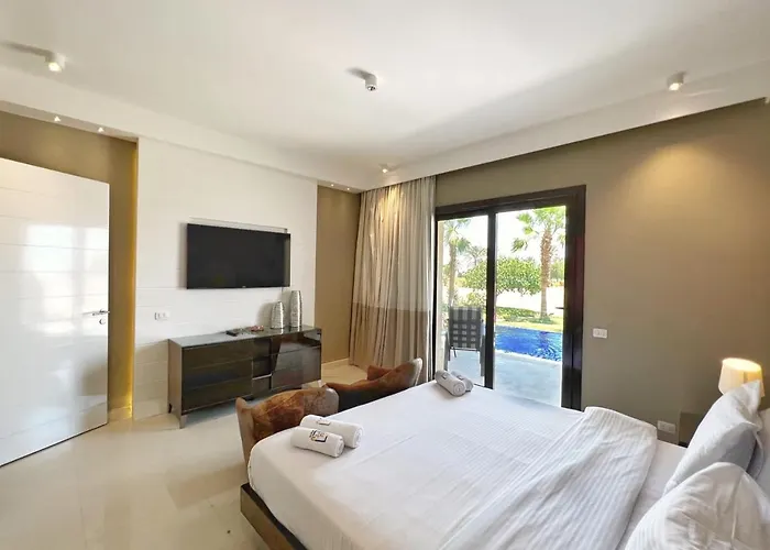 Meditative & Blissful 3 Bdr Ancient Sands Private Pool